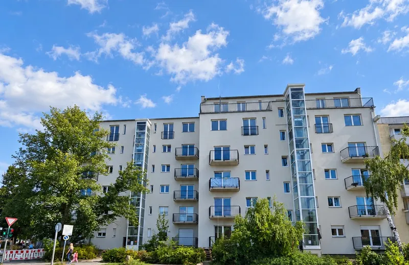 Top-sanierter Altbau mit AUFZUG direkt am Heidelberger Platz, provisionsfrei ! — photo 1